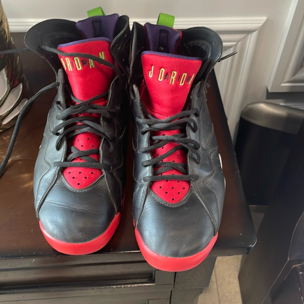 Air Jordan “Marvin the Marshin” retro size 12.  Barely worn.